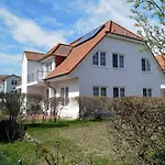 Haus Lotsenberg Mit 8 Appartement Thiessow