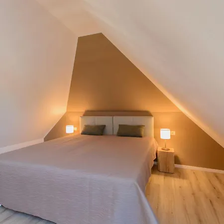 Haus Lotsenberg Mit 8 Appartement